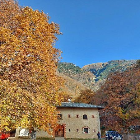 Forte Di Machaby Hostel Arnad Exterior foto