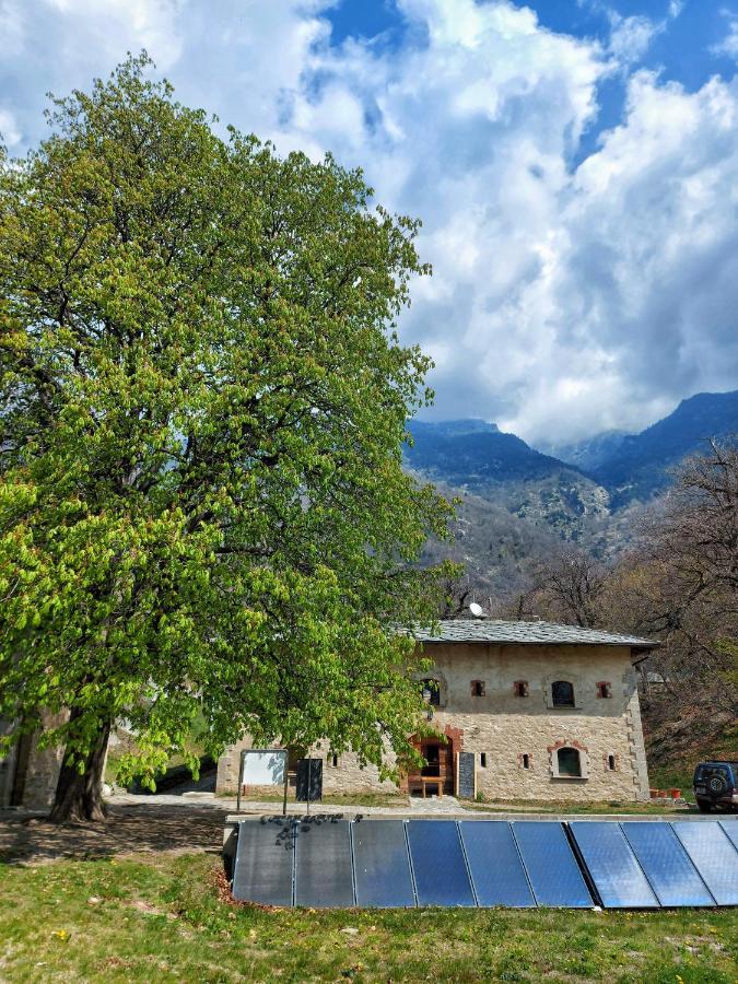Forte Di Machaby Hostel Arnad Exterior foto